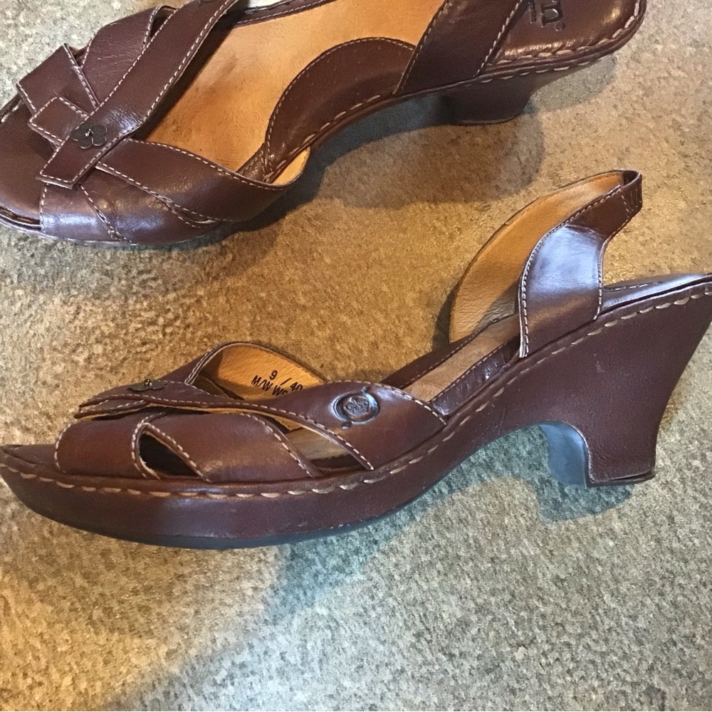 BORN brown leather open toe slingback heels 9